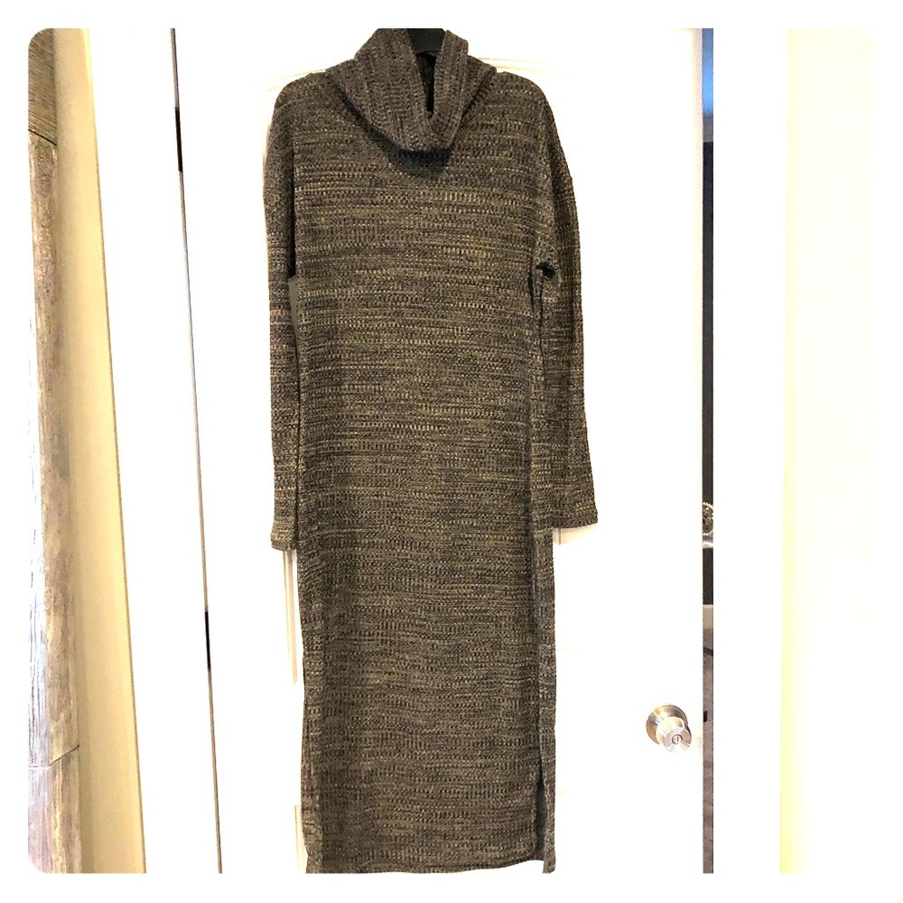 Long Sleeve Swooped Collared Knit Dress